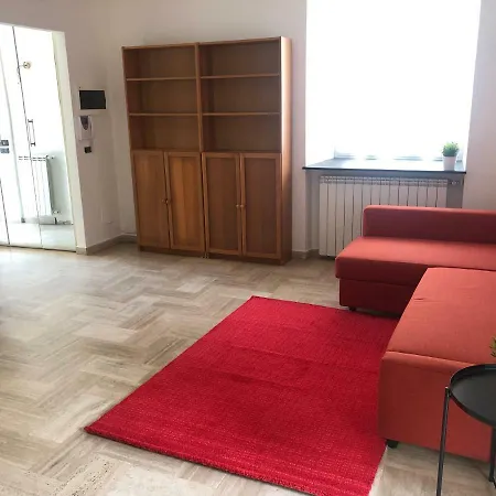 Apartamento Indipendente In Privata Con Piscina E Giardino